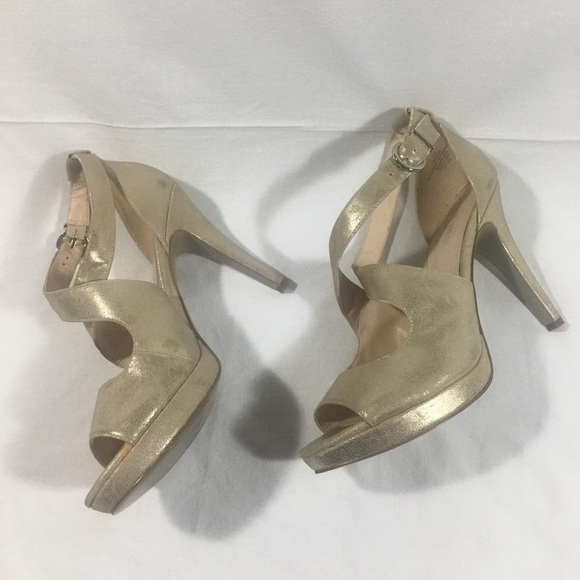 𝅺NINE WEST Platform Sandal Gold cross over Size: 10 M SHOES - Picture 9 of 9